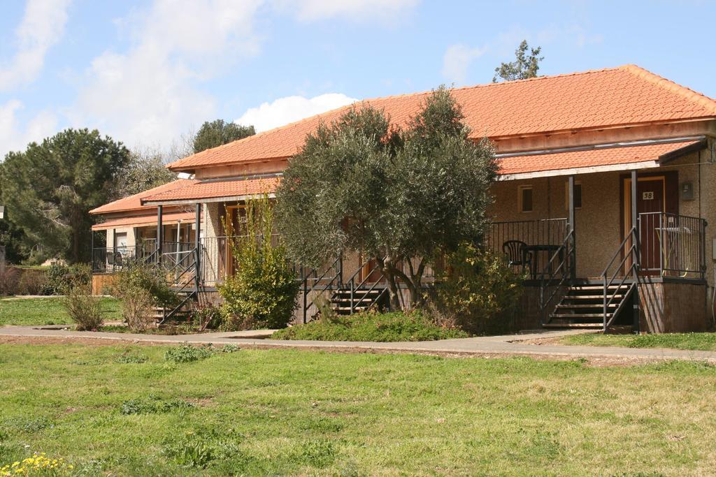 Ein Zivan Village Resort Bagian luar foto