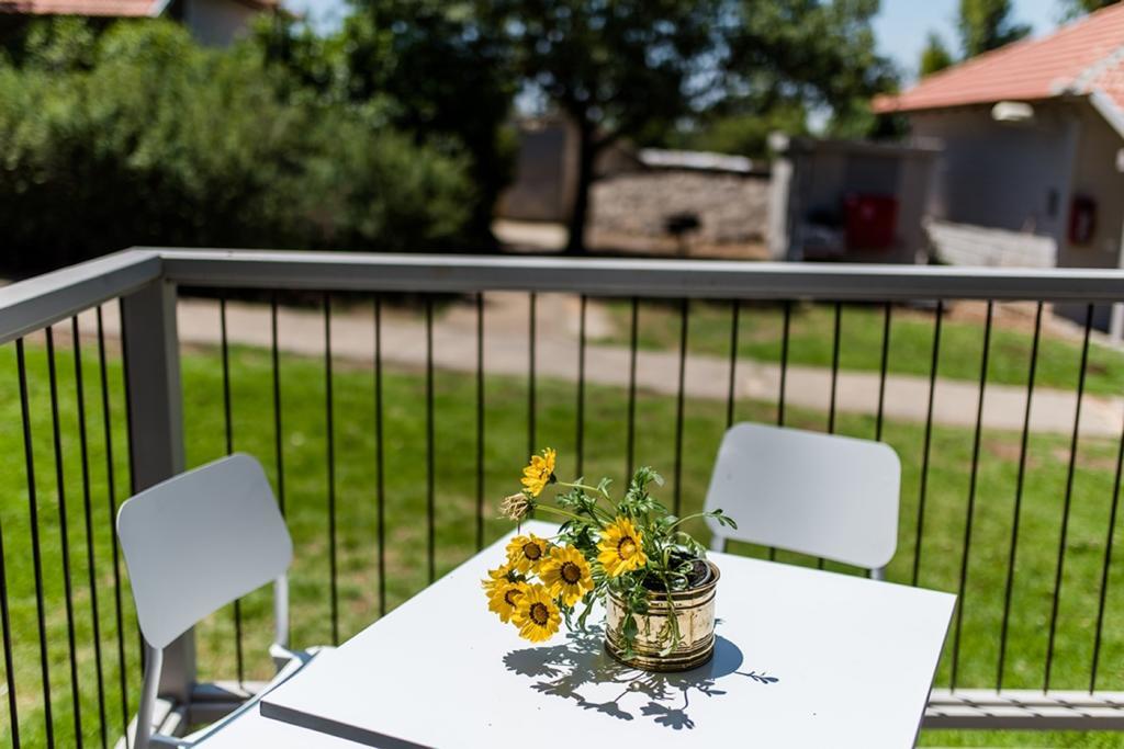 Ein Zivan Village Resort Bagian luar foto